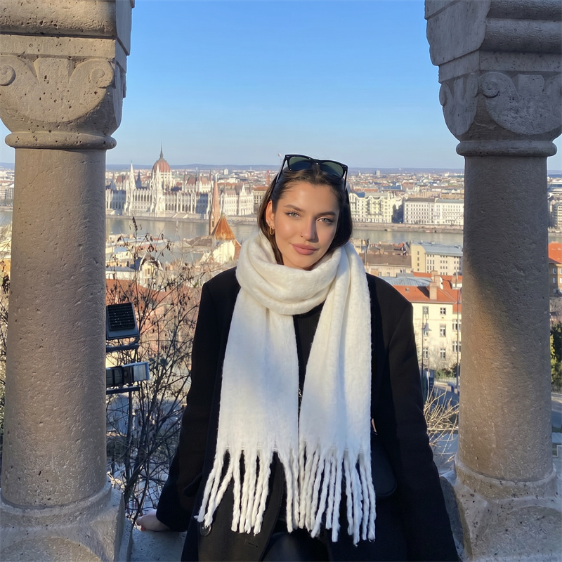 36 色ソリッドモヘアフリンジスカーフレディースふわふわサー - Street Fashion Hijab のレビューと価格