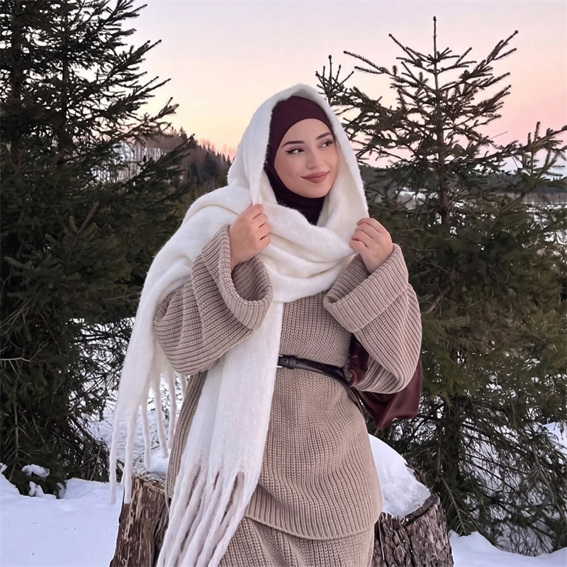 36 色ソリッドモヘアフリンジスカーフレディースふわふわサー - Street Fashion Hijab のレビューと価格