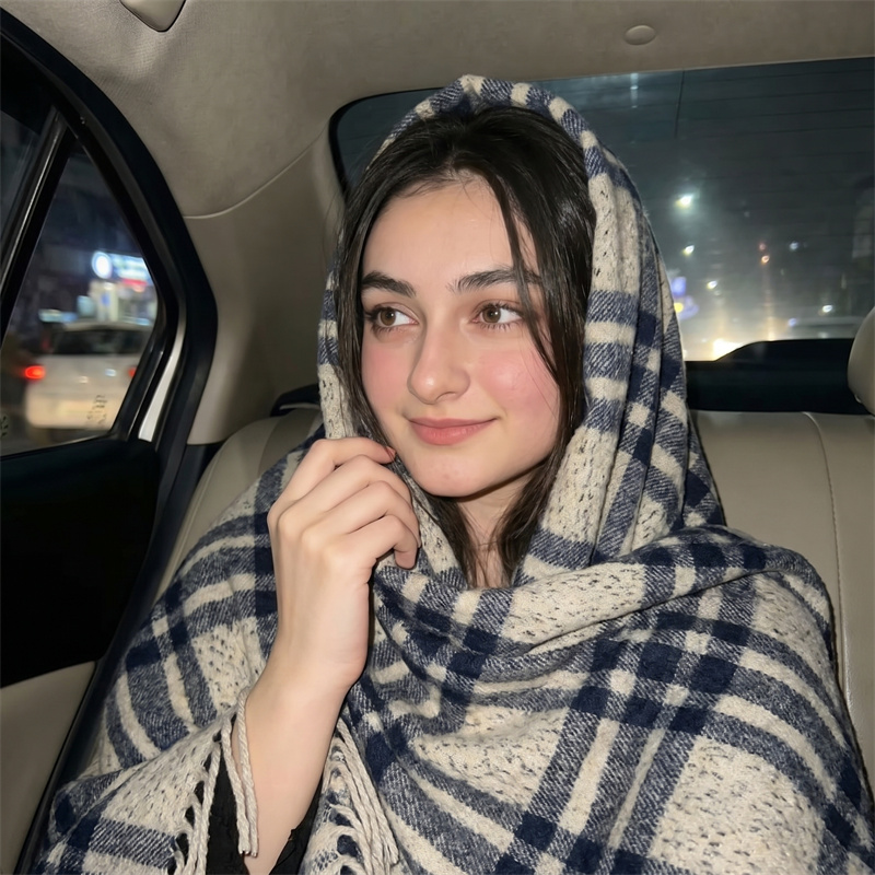 重量750gのスカーフチェックポンチョケープ、レディースフリ - Street Fashion Hijab のレビューと価格