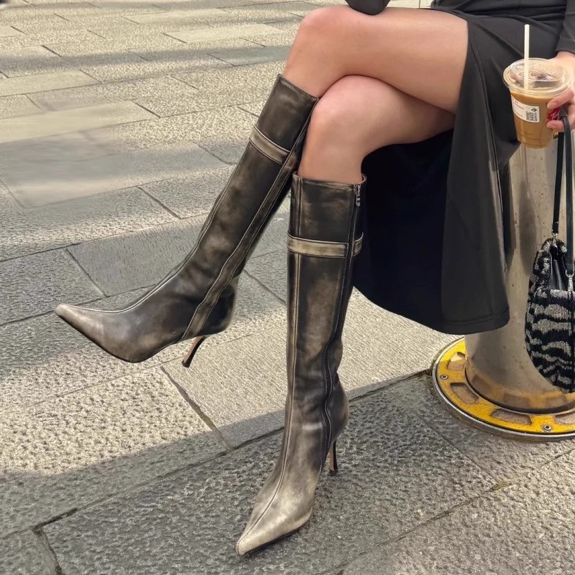 セクシーなデザイナー女性ハイブーツポインテッドトゥレトロ冬ロ - Street Fashion Designers のレビューと価格